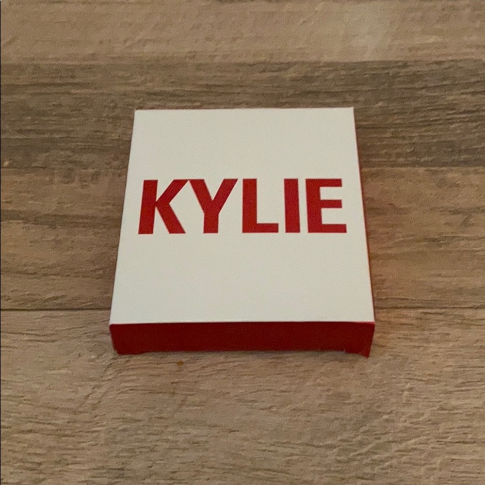 NWT Kylie Sweeheart Eyeshadow VDay Limited Edition